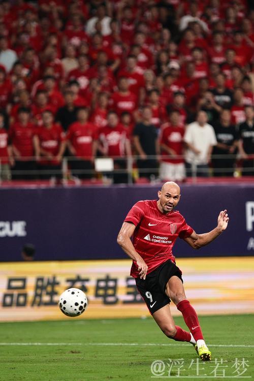 亚冠-费利佩梅开二度李扬送点绝平 蓉城2-2战平神户